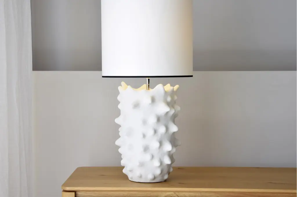 ceramic-table-lamp-solar-white-high (1).webp