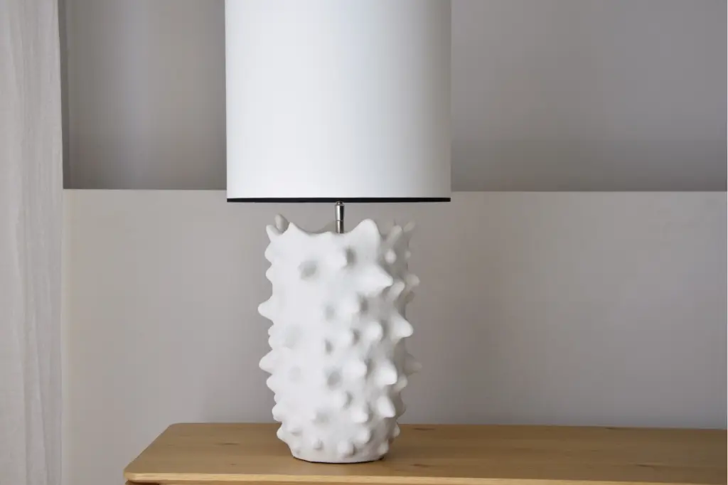 ceramic-table-lamp-solar-white-high (3).webp