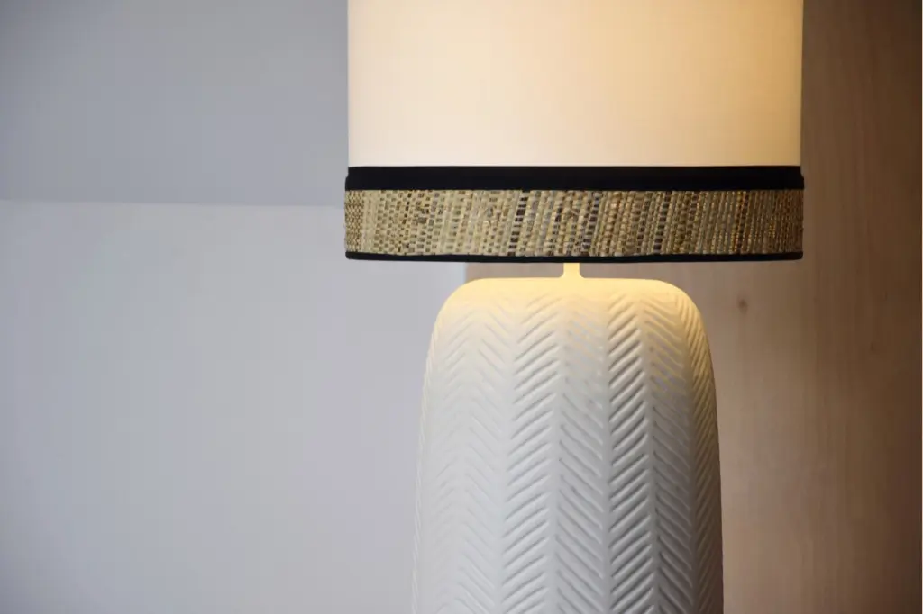 lampe-table-ceramique-cloe-abat-jour-grande (3).webp