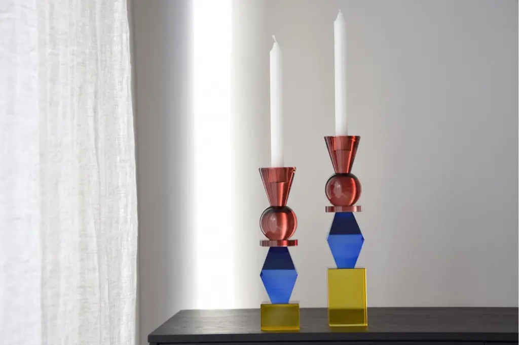 collection-de-formes-candelabres-en-verre-colore (3).webp