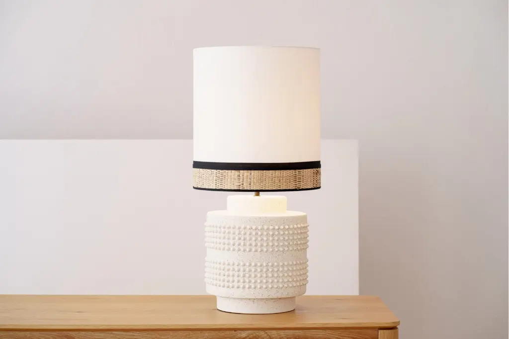 lampe-de-table-en-ceramique-soho-texture-blanche.webp