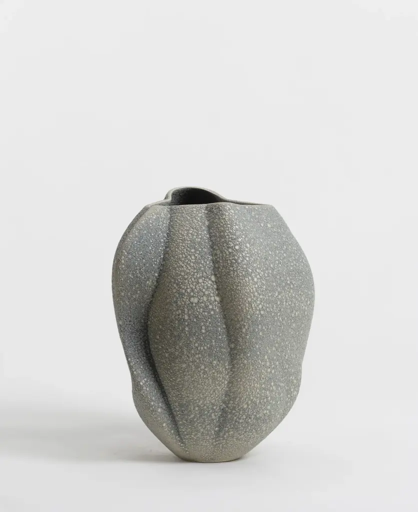 the_embrace_volcanic_grey_02.webp