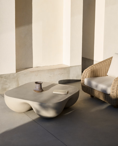 [O00176PR12] COLBA : Table basse Colba en polystone 100 x 100 cm