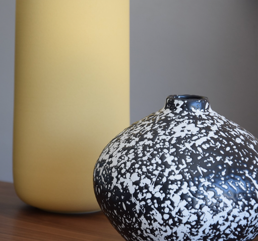 [34N19050] NANA : Vase noir et blanc 18 x 18 cm