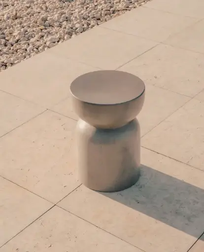 [J2200014PR03] GARBET : Table d'appoint ronde Garbet en ciment 32 cm