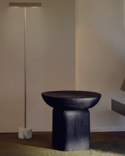 [T00037MA01] OVAK : Table auxiliaire en bois d’acacia finition noire Ø 50 cm