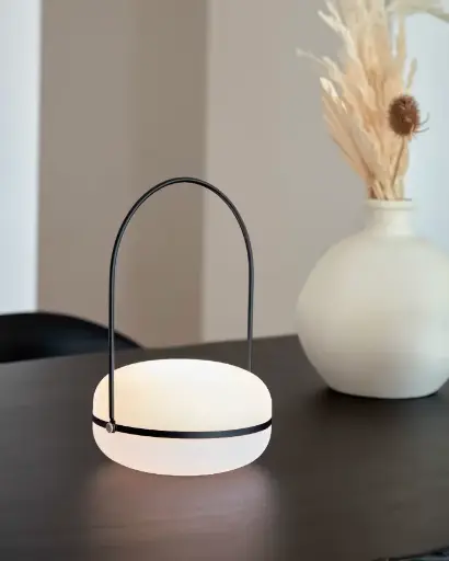 [AA7245S01] TEA : Lampe de table Tea en polyéthylène et métal avec finition noire