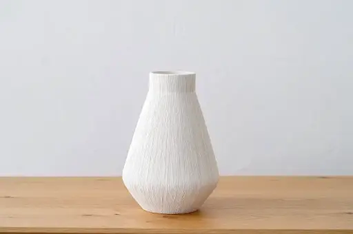 [SP25149] EINÉS : Petit vase en céramique blanc 18x18x26 cm