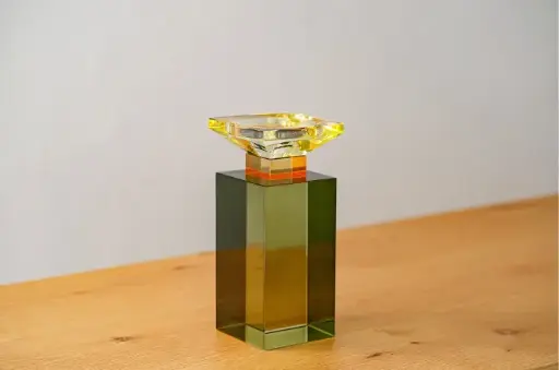 [34PH26049] TAO  : Grand bougeoir en cristal vert 9x9x20 cm