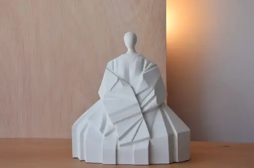 [TP338BE] FIGURINE JAPONAISE A : Sculpture à manches longes 34x20x38 cm