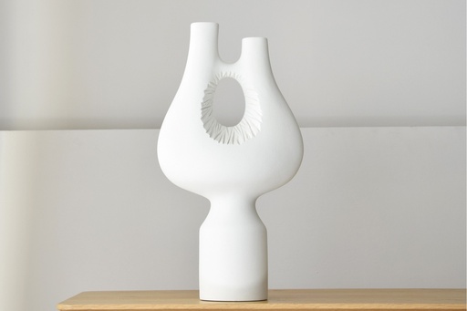 [TP341BE] VACIO :  Sculpture blanc 32x20x57 cm 