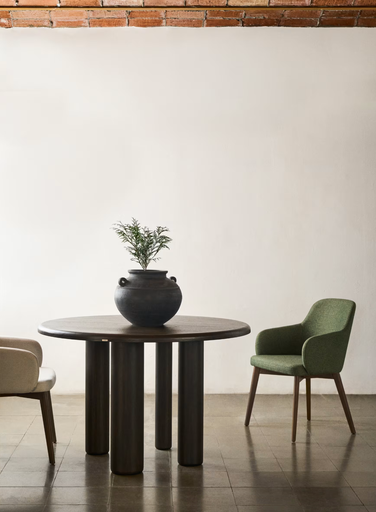 [T0300022MM51] MAILEN : Table ronde Mailen en frêne avec finition foncée 120 cm