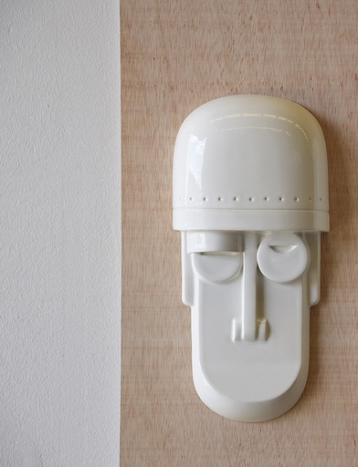 [TP323B] MASCARO : Masque blanc brillant 20x5x42 cm