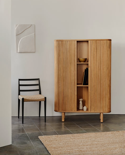[M1200002MM50] MAILEN  : Buffet haut Mailen 2 portes en bois de frêne avec finition naturelle 110 x 160 cm